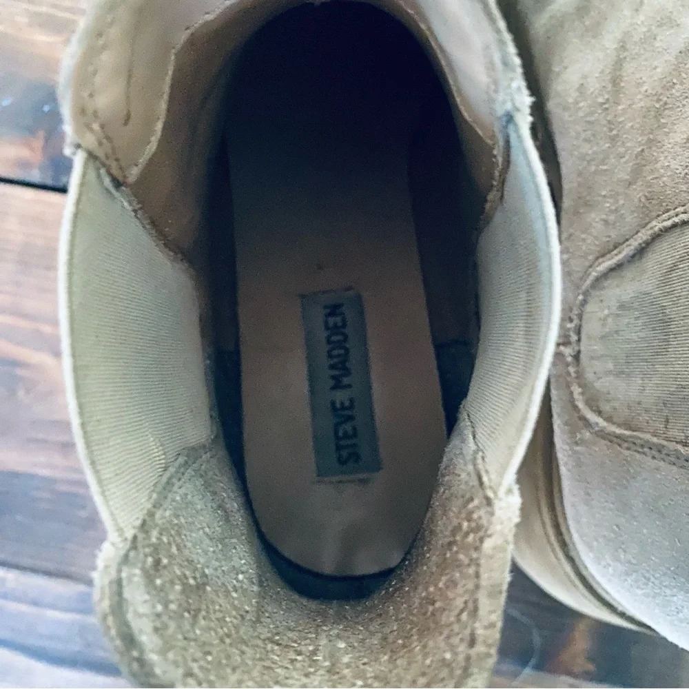 Steve Madden Howler tan Chelsea boots